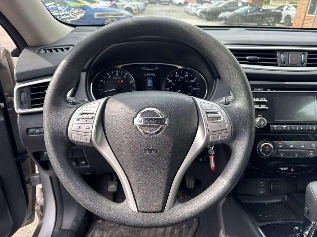 Used 2016 Nissan Rogue S w/ S Family Package image 11