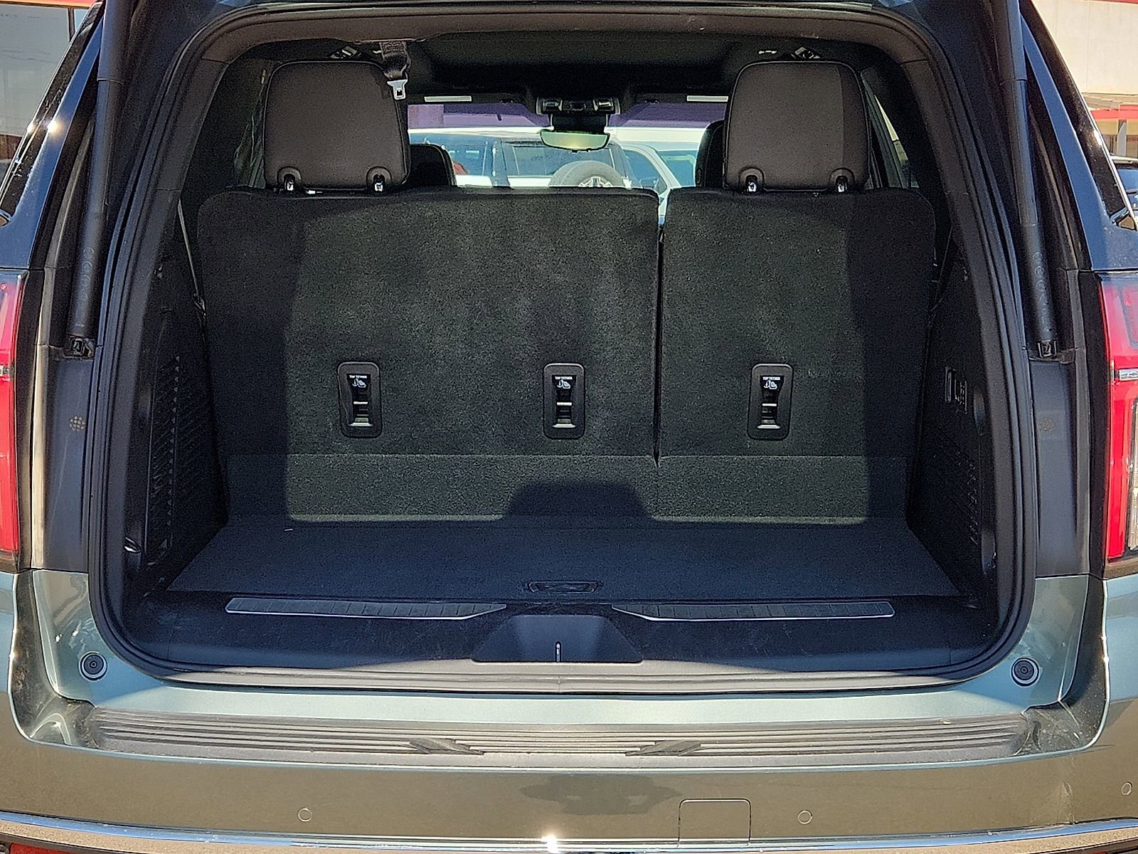 Used 2023 Chevrolet Tahoe Premier w/ Premium Package 2 AWD/4WD image 10