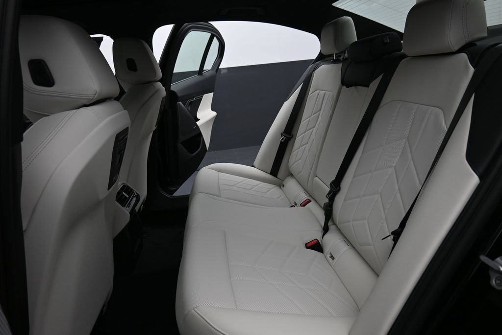 New 2027 BMW 530i xDrive AWD/4WD image 17