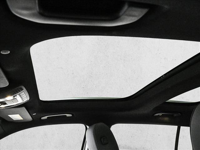 Used 2023 Mercedes-Benz GLB 250 4MATIC image 17