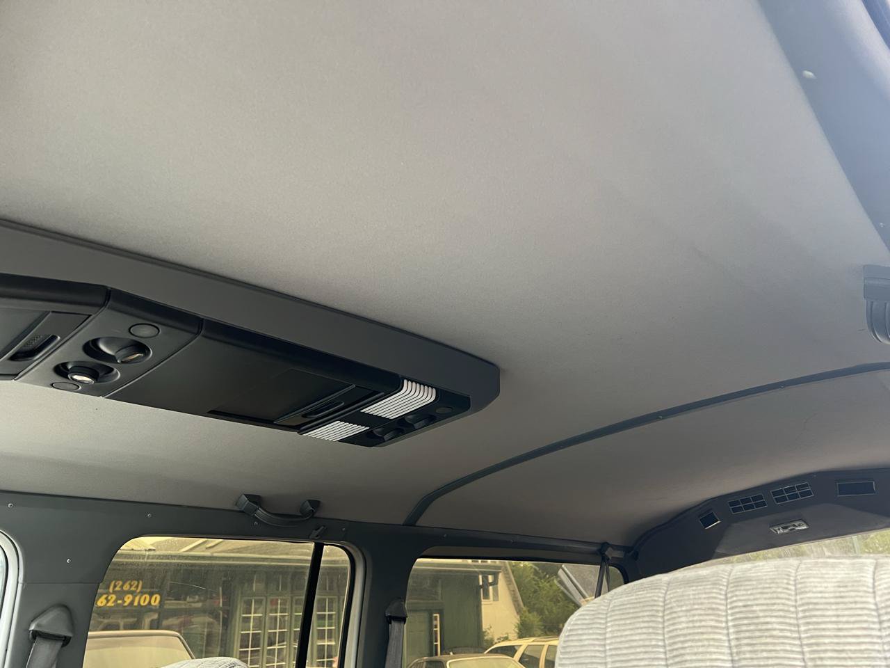 Used 1989 GMC Suburban 4WD image 11