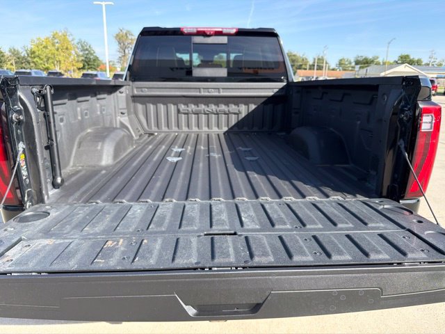 Used 2024 GMC Sierra 2500 Denali Ultimate AWD/4WD image 5