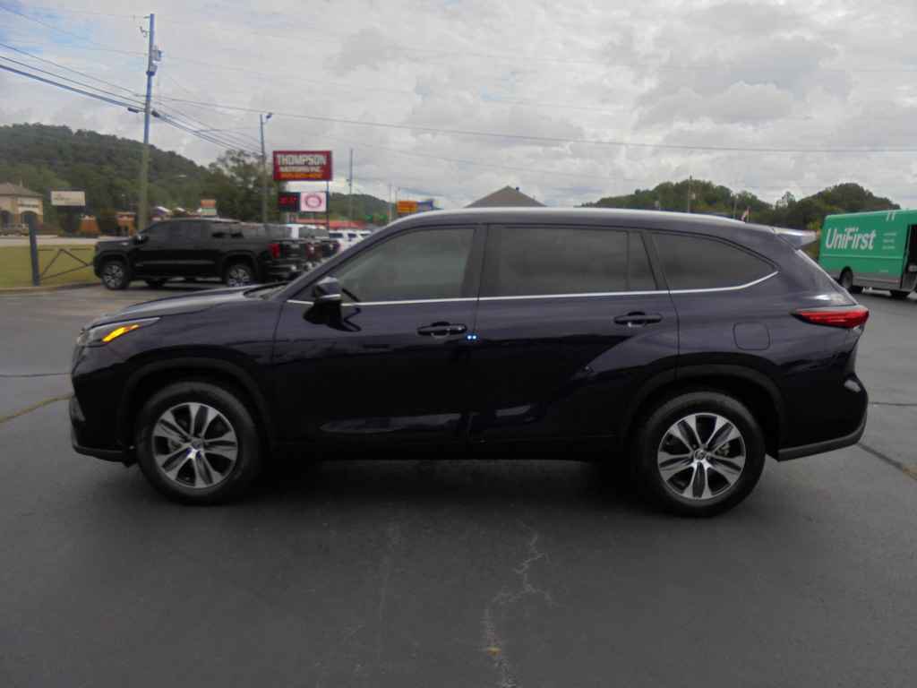 Used 2023 Toyota Highlander XLE