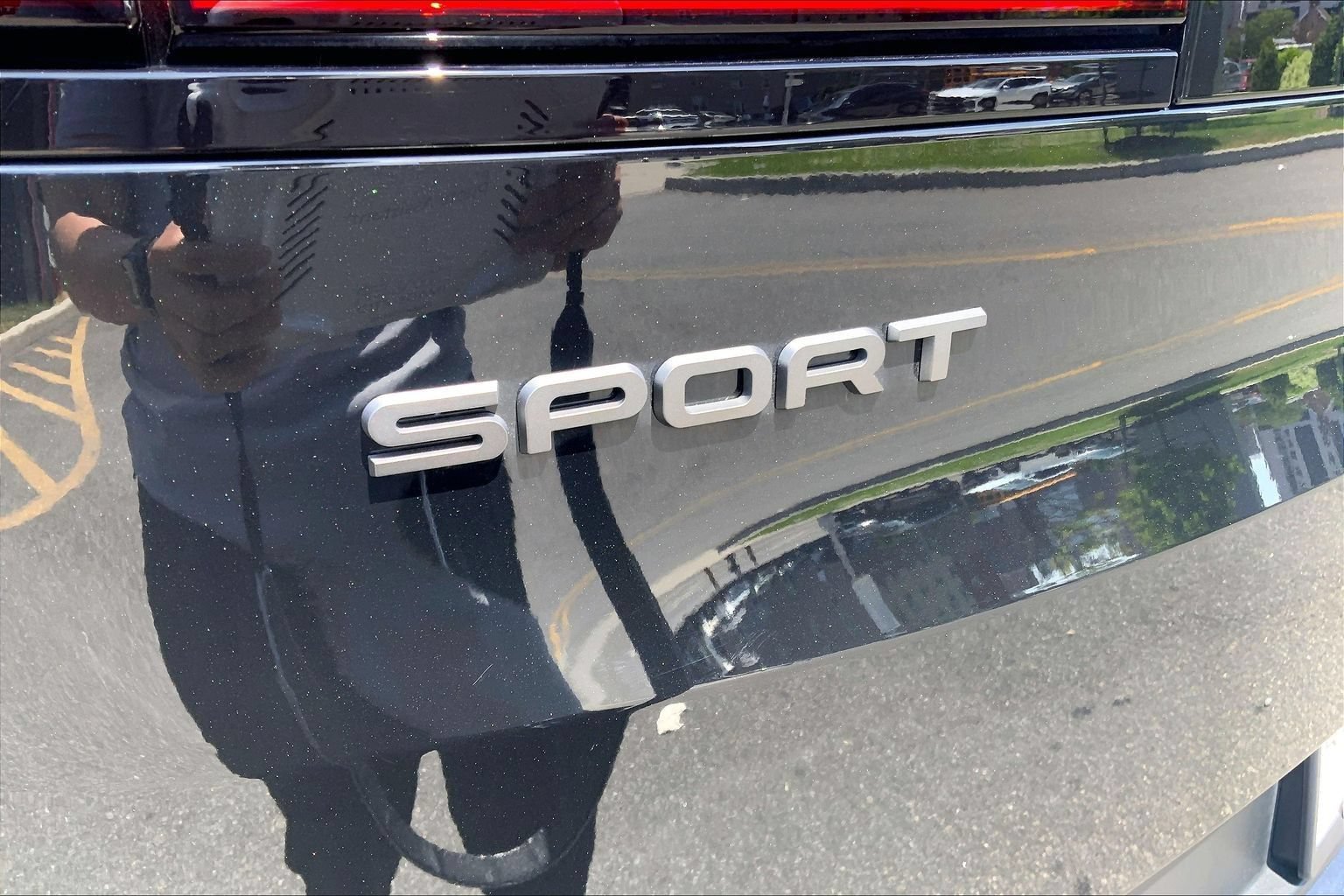 Certified 2026 Land Rover Range Rover Sport SE AWD/4WD image 9