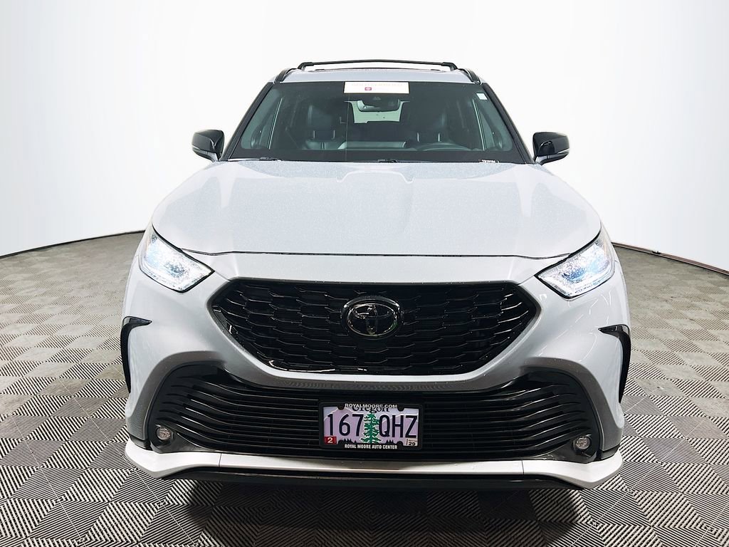 Certified 2025 Toyota Highlander XSE image 3