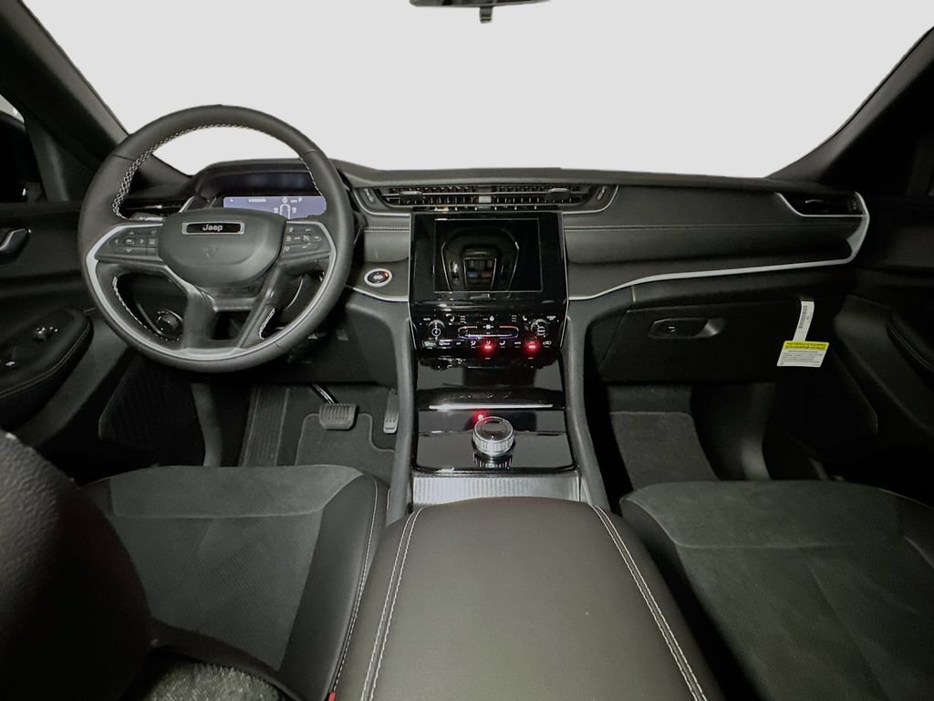 New 2025 Jeep Grand Cherokee L Altitude AWD/4WD image 6