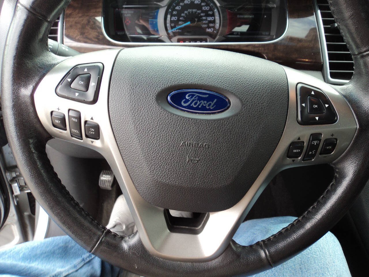 Used 2015 Ford Taurus Limited FWD image 9