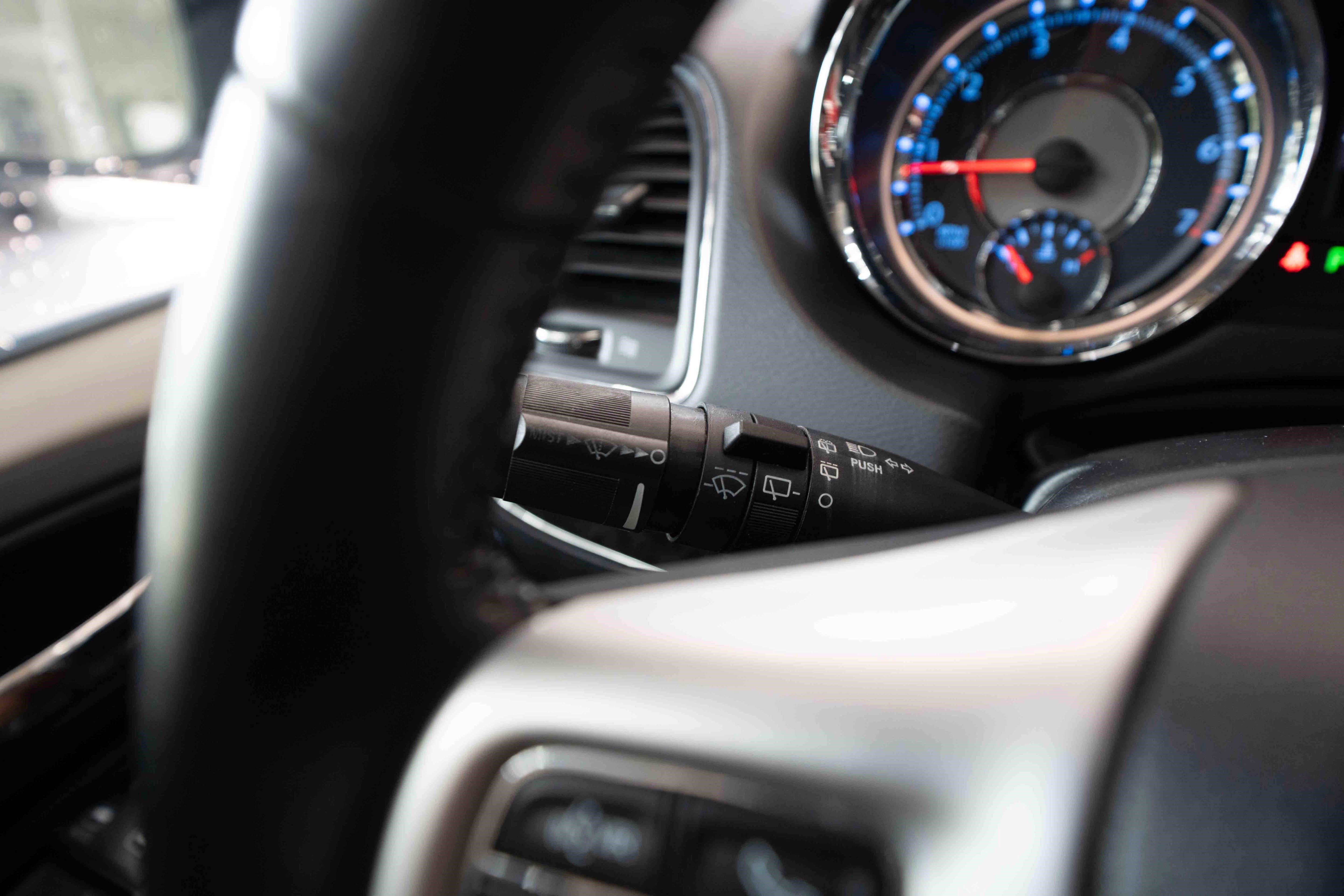 Used 2014 Chrysler Town & Country Touring image 13