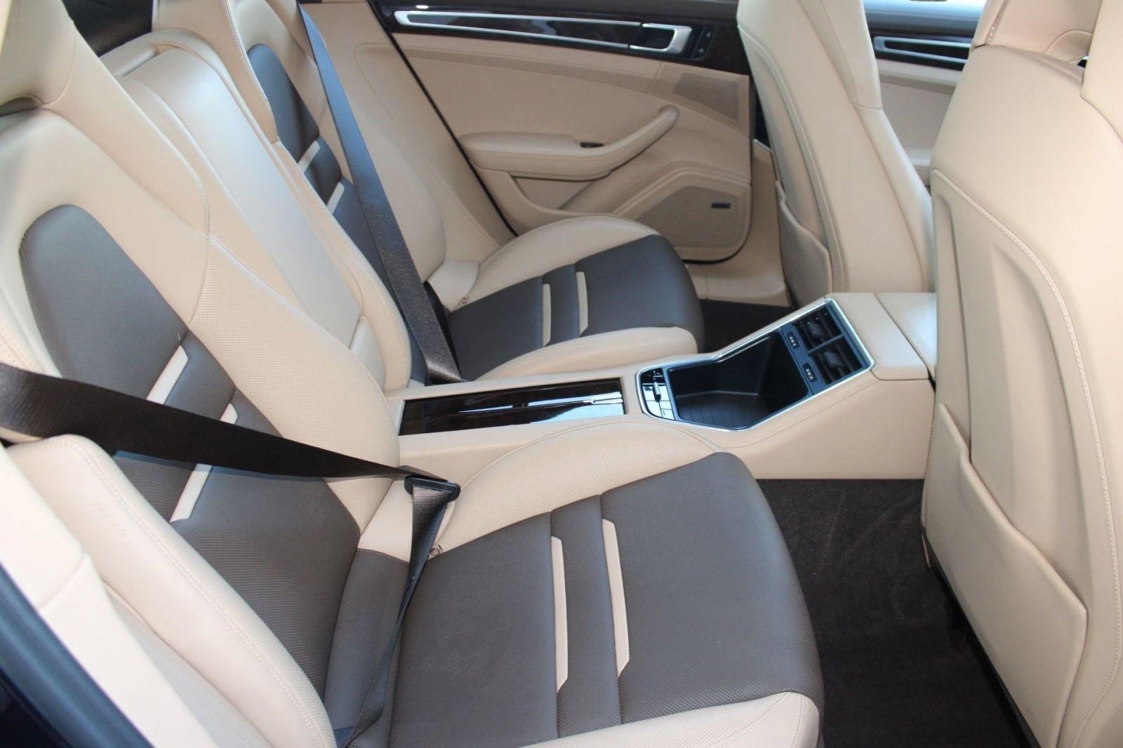 Used 2019 Porsche Panamera 4 image 32