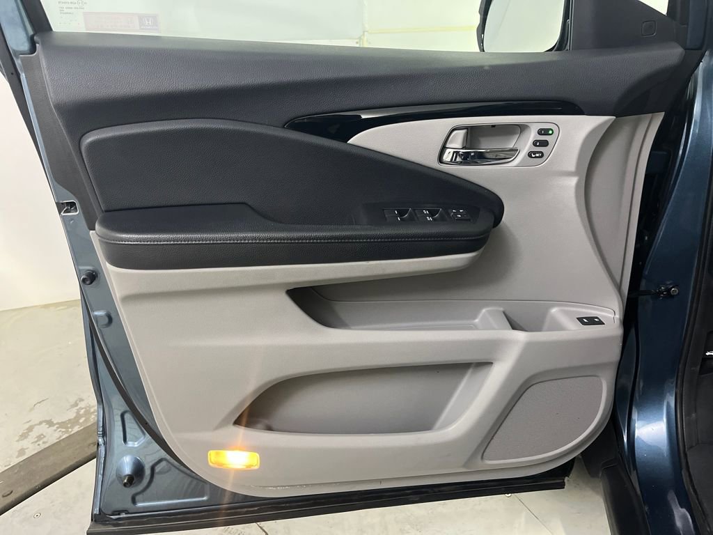 Used 2018 Honda Pilot Elite image 27