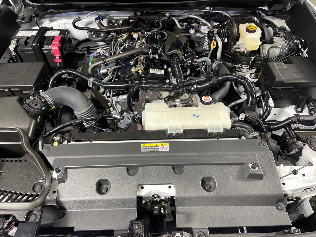 Certified 2024 Toyota Tacoma SR5 AWD/4WD image 9