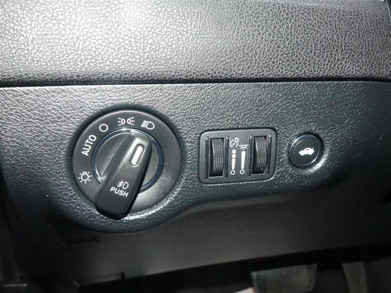Used 2018 Chrysler 300 Touring w/ Driver Convenience Group AWD/4WD image 28