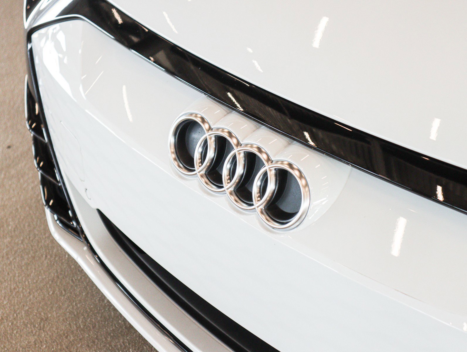 Used 2024 Audi RS e-tron GT AWD/4WD image 28