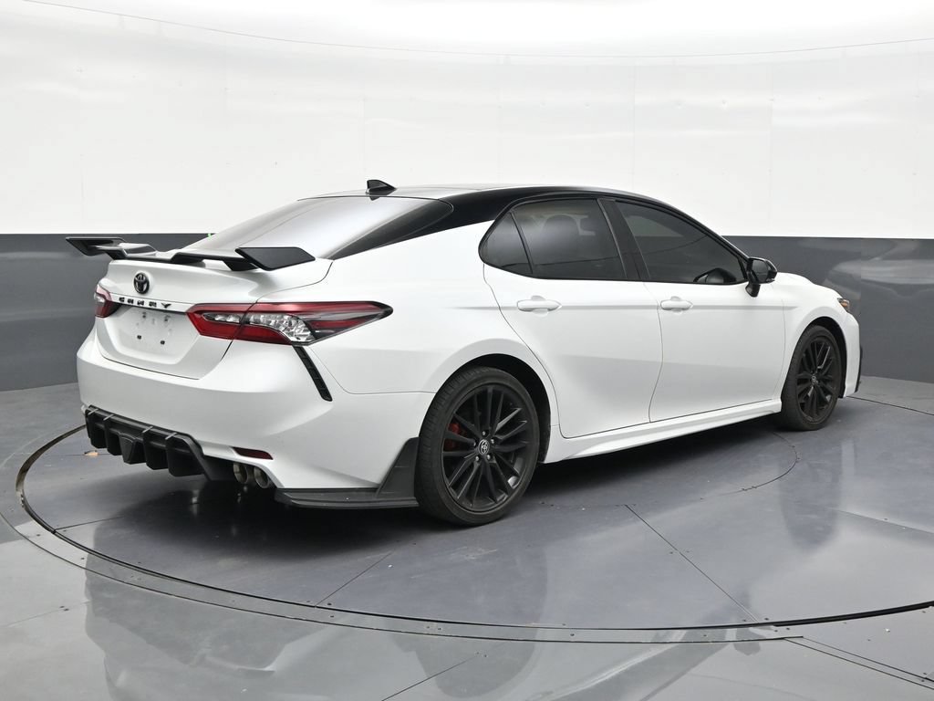 Used 2024 Toyota Camry XSE FWD image 5