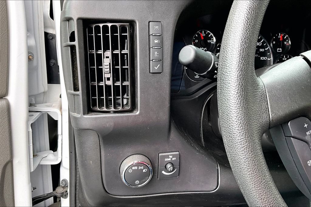 Used 2025 Chevrolet Express 3500 LT w/ LT Preferred Equipment Group RWD image 16