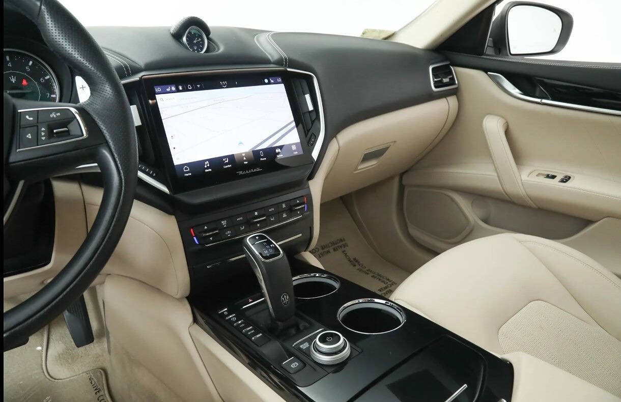Used 2022 Maserati Ghibli Modena RWD image 14