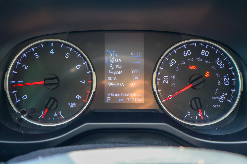 Used 2022 Toyota RAV4 XLE Premium FWD image 14