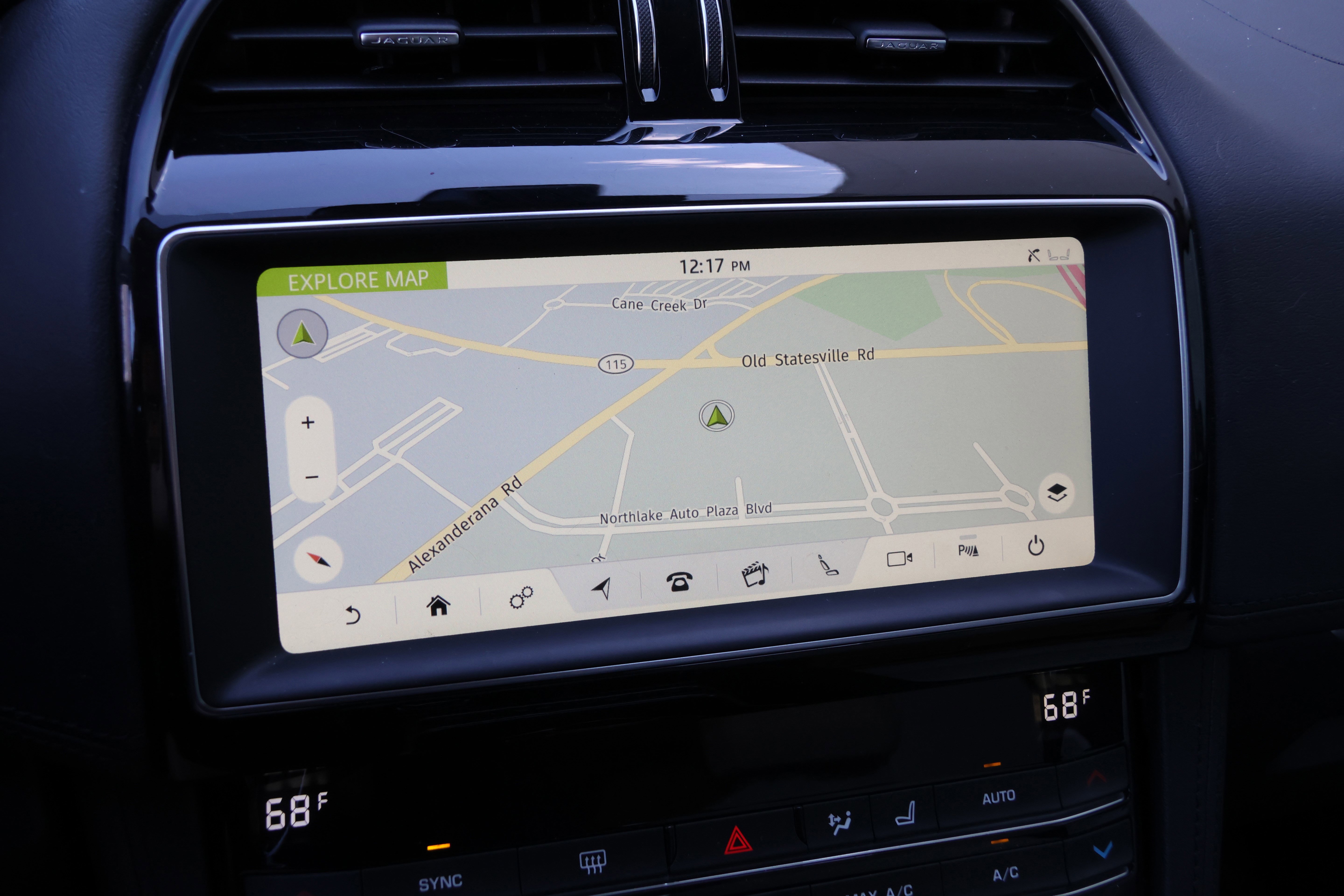 Used 2020 Jaguar F-PACE Prestige image 22