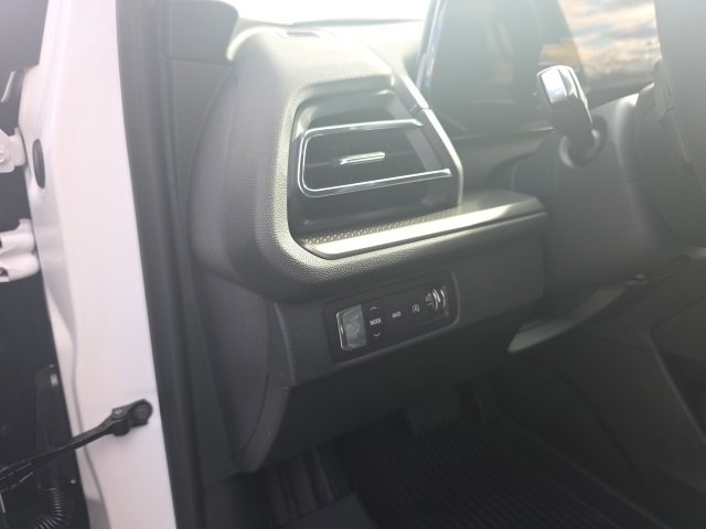 New 2026 Chevrolet Traverse LT image 13