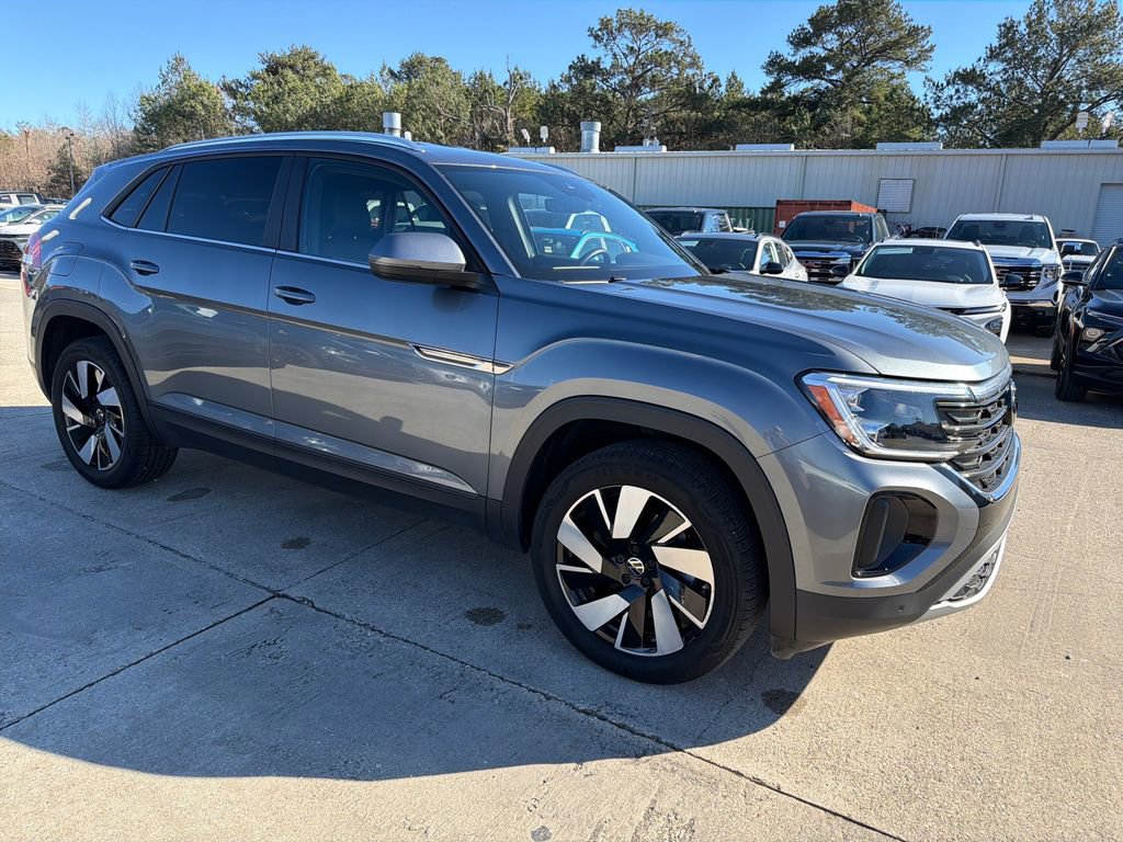 Used 2025 Volkswagen Atlas Cross Sport SE image 9