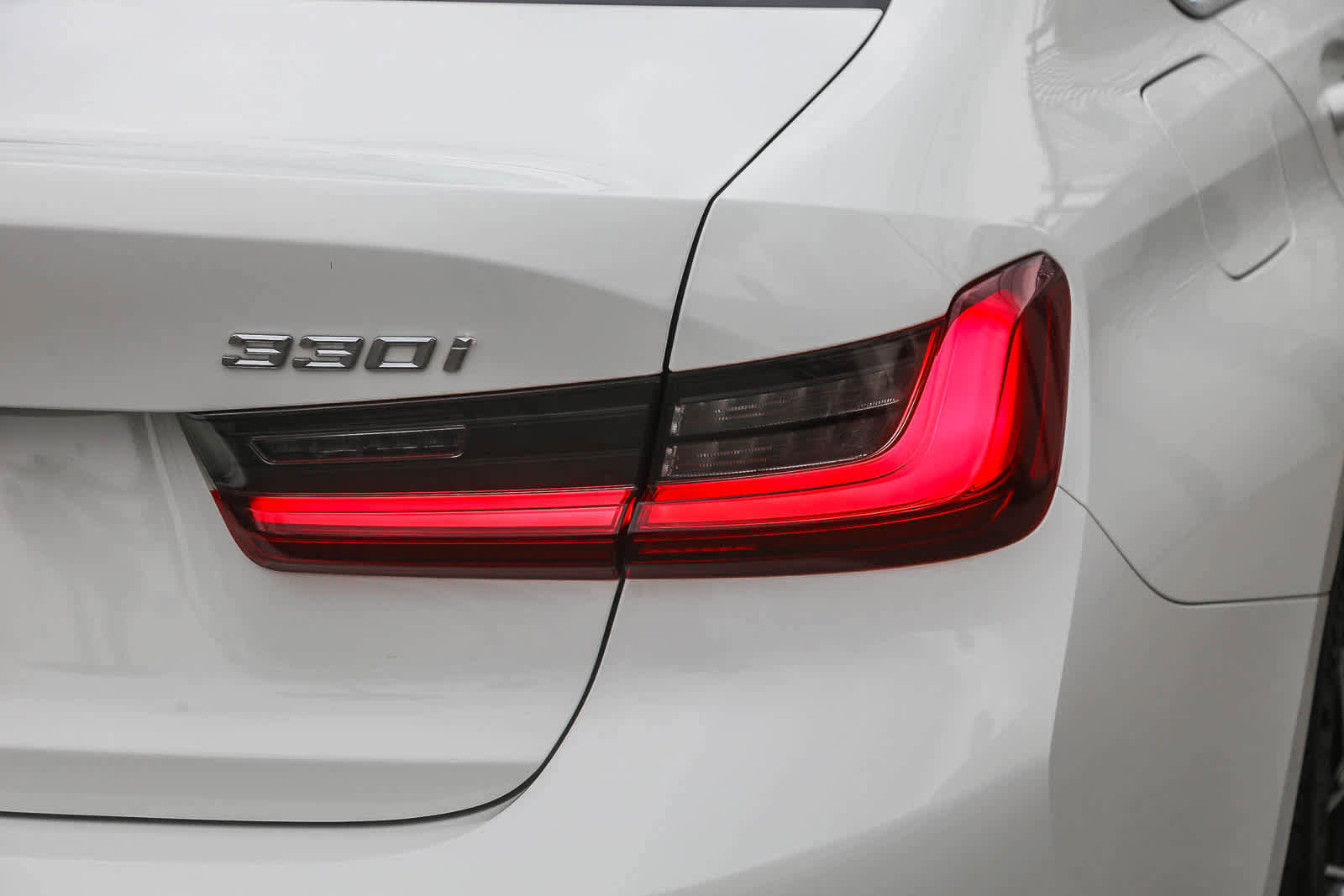 Used 2022 BMW 330i Sedan w/ Driving Assistance Package image 7