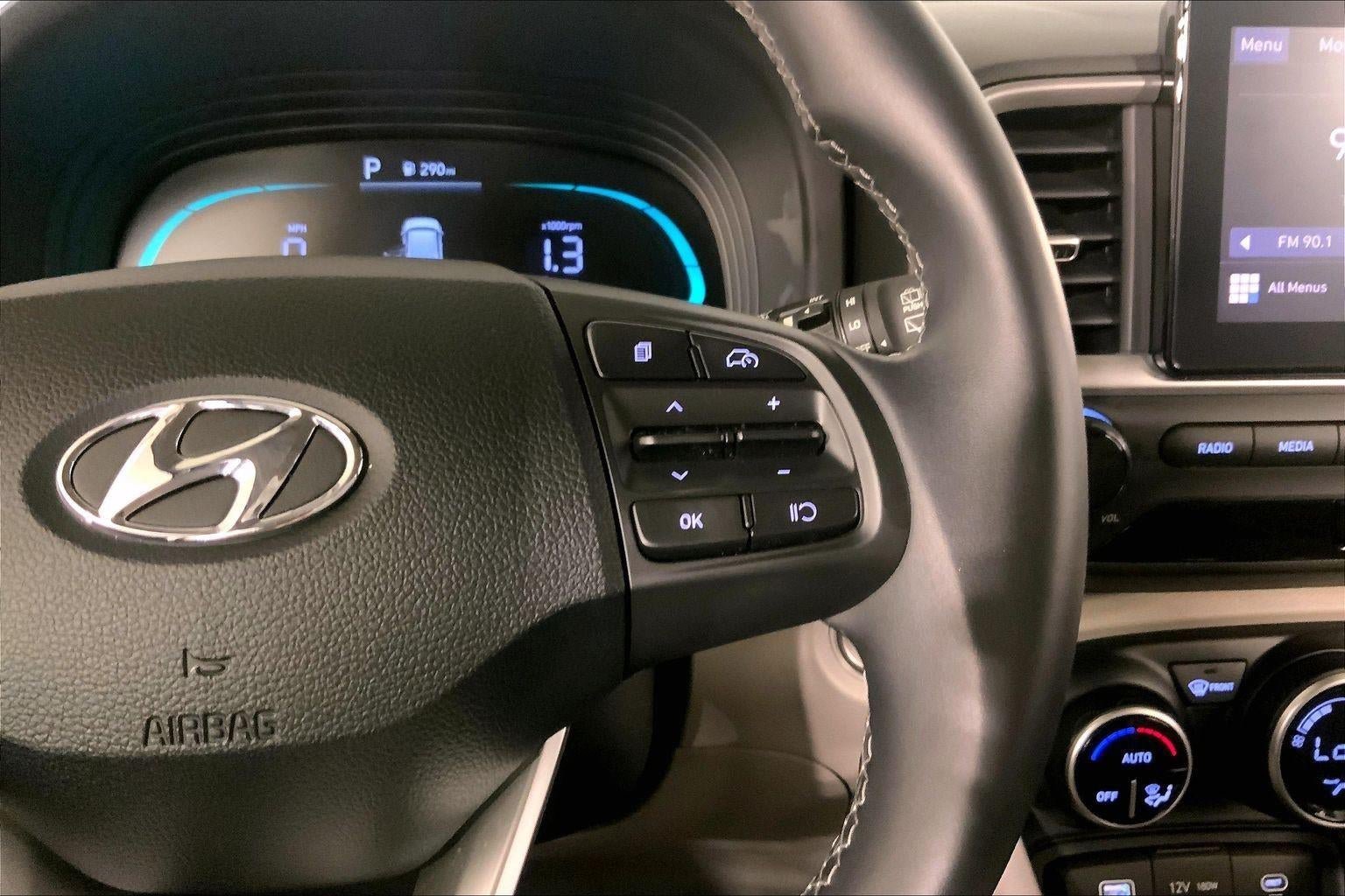 Used 2025 Hyundai Venue SEL FWD image 20