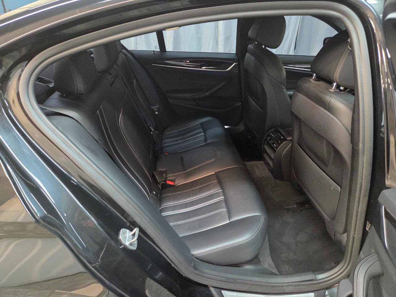 Used 2019 BMW 530e xDrive w/ Convenience Package AWD/4WD image 17