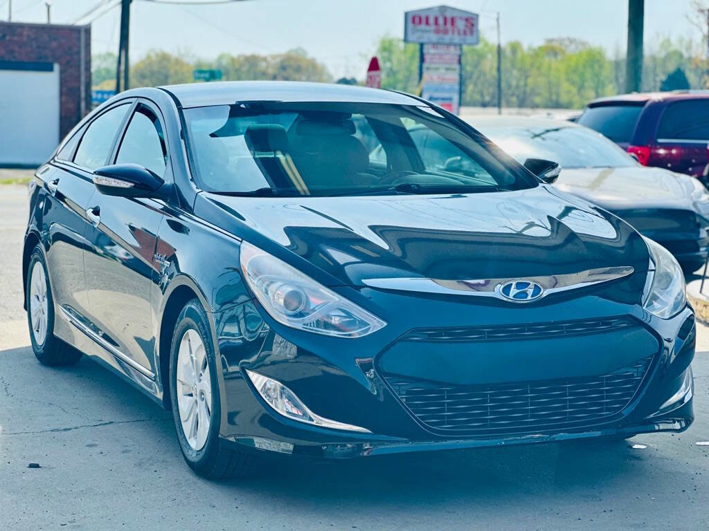Used 2013 Hyundai Sonata Hybrid image 1