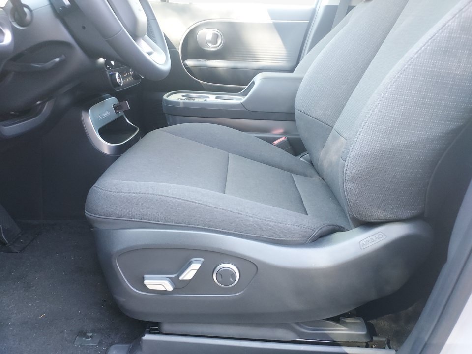 New 2026 Hyundai Ioniq 9 SE AWD/4WD image 9