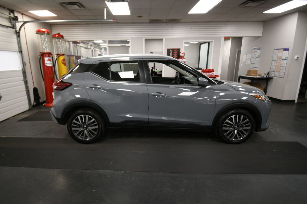 Used 2022 Nissan Kicks SV FWD image 9