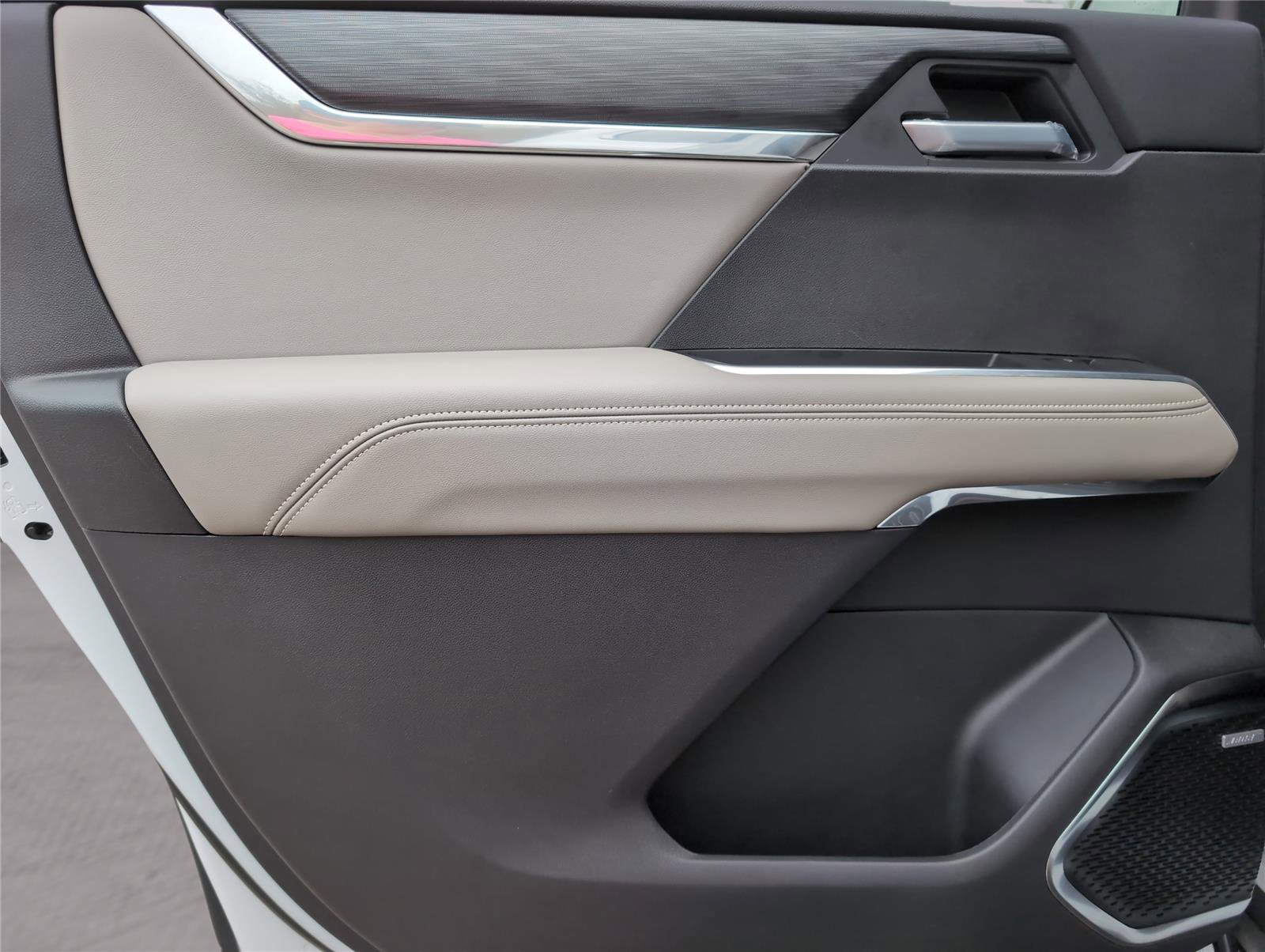 New 2026 GMC Acadia Elevation w/ Elevation Premium Package image 19