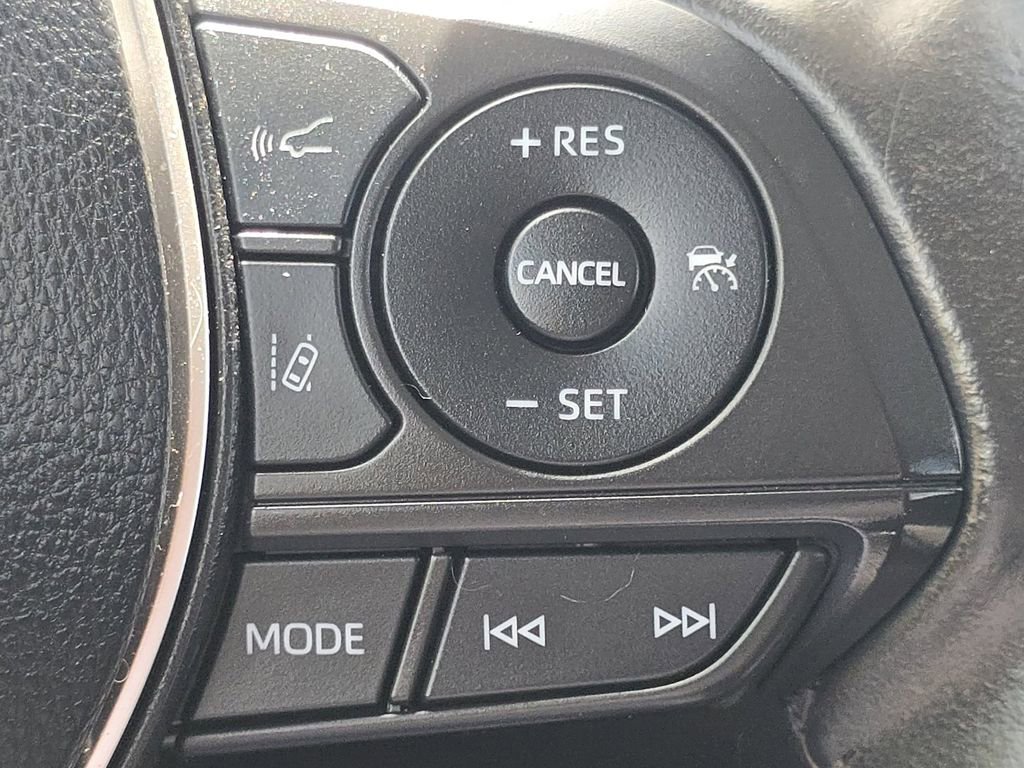 Used 2022 Toyota Corolla Cross LE FWD image 30