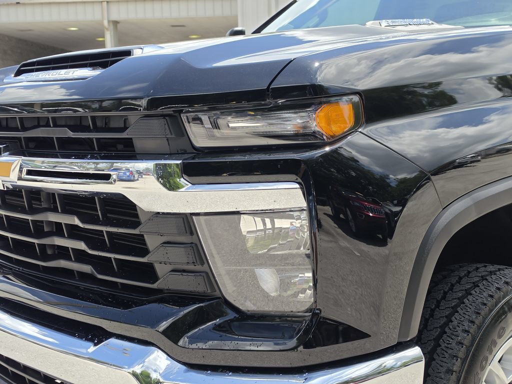 Used 2025 Chevrolet Silverado 2500 LT w/ Convenience Package AWD/4WD image 7