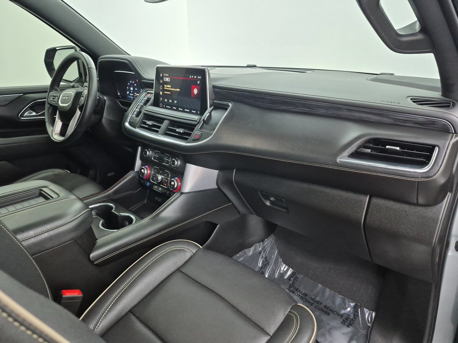 Used 2023 GMC Yukon SLT w/ SLT Premium Package AWD/4WD image 26