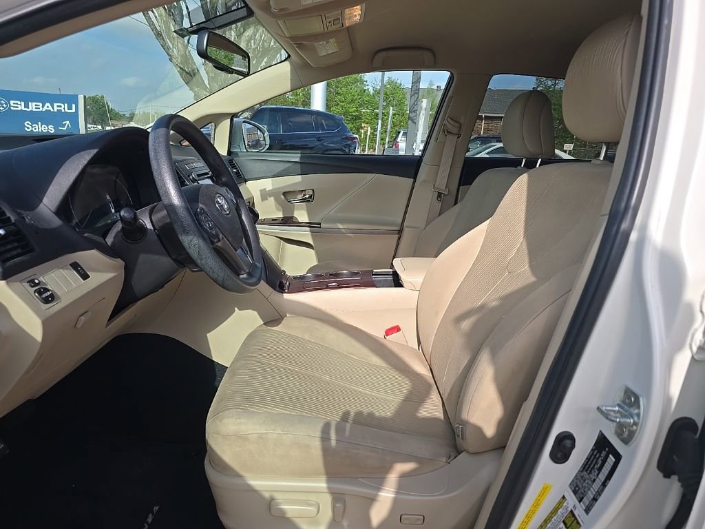 Used 2015 Toyota Venza LE FWD image 8