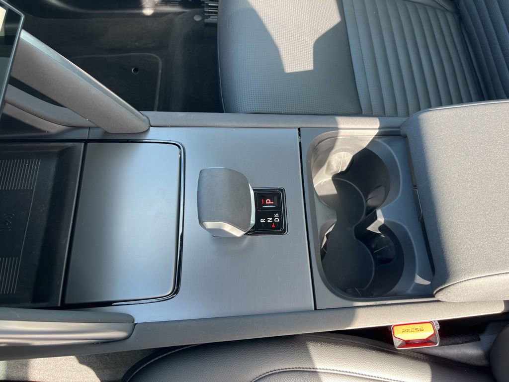 Certified 2025 Land Rover Discovery Sport S AWD/4WD image 14