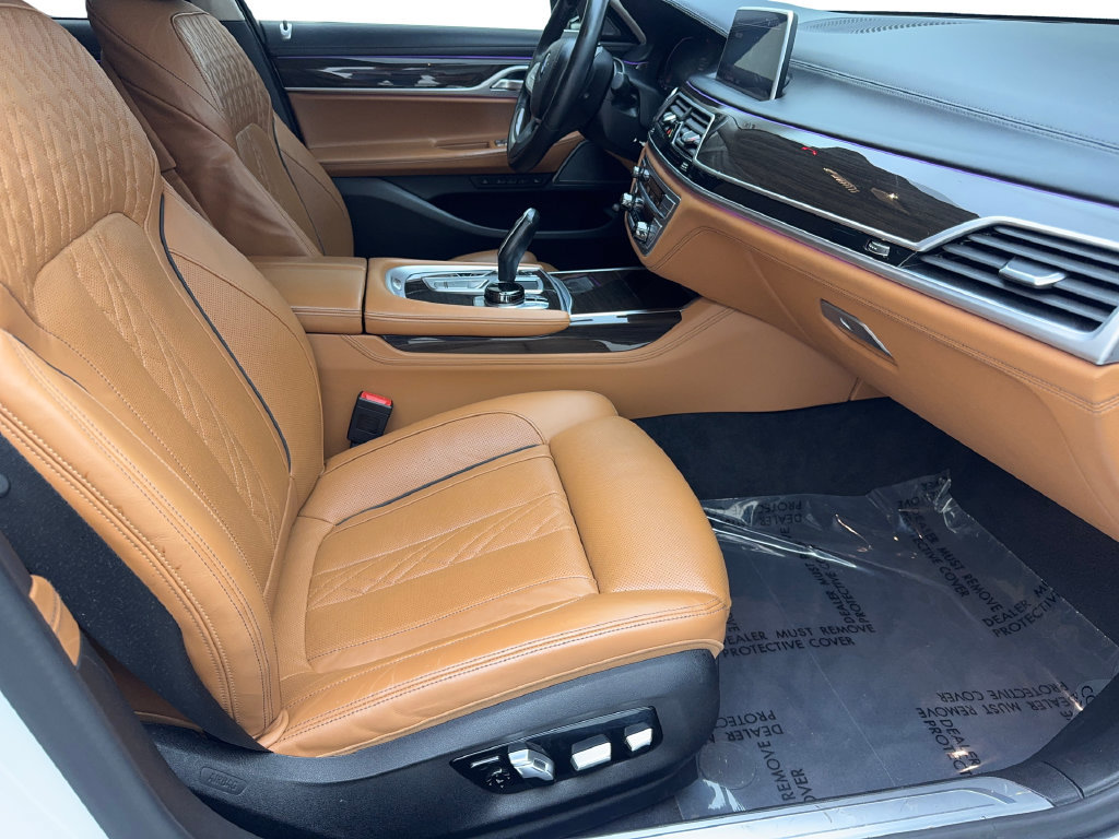 Used 2021 BMW 750i xDrive w/ Executive Package AWD/4WD image 47