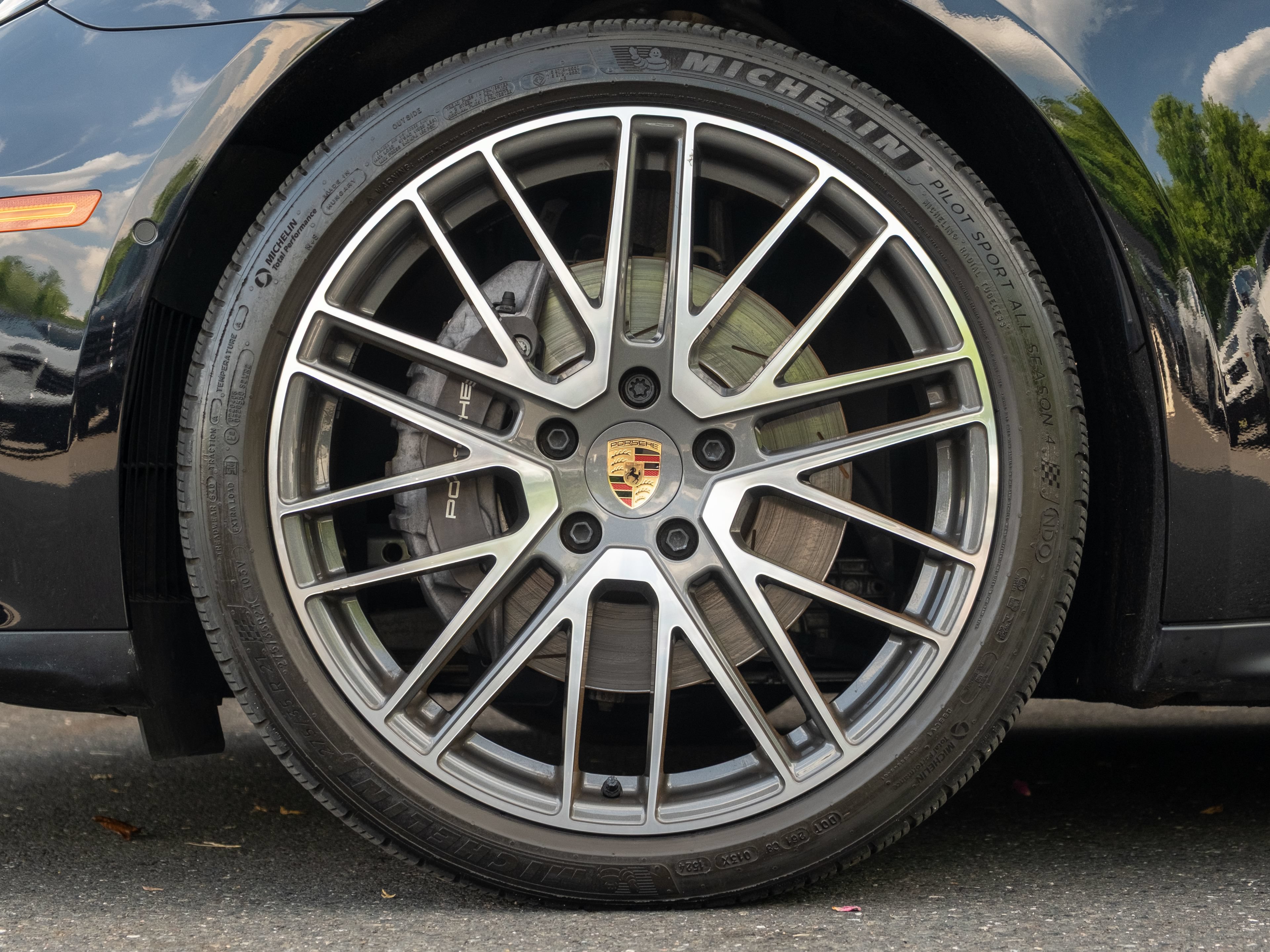 Certified 2024 Porsche Panamera 4 AWD/4WD image 12