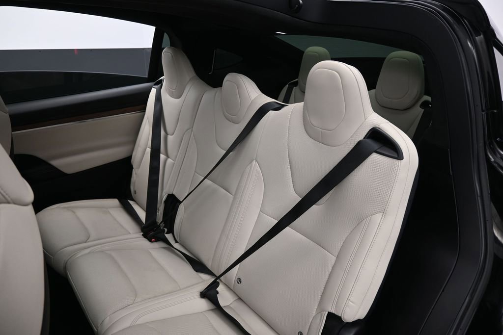 Used 2022 Tesla Model X image 22