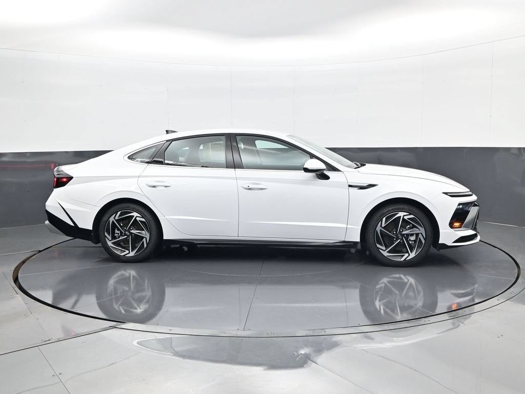 New 2026 Hyundai Sonata SEL FWD image 4