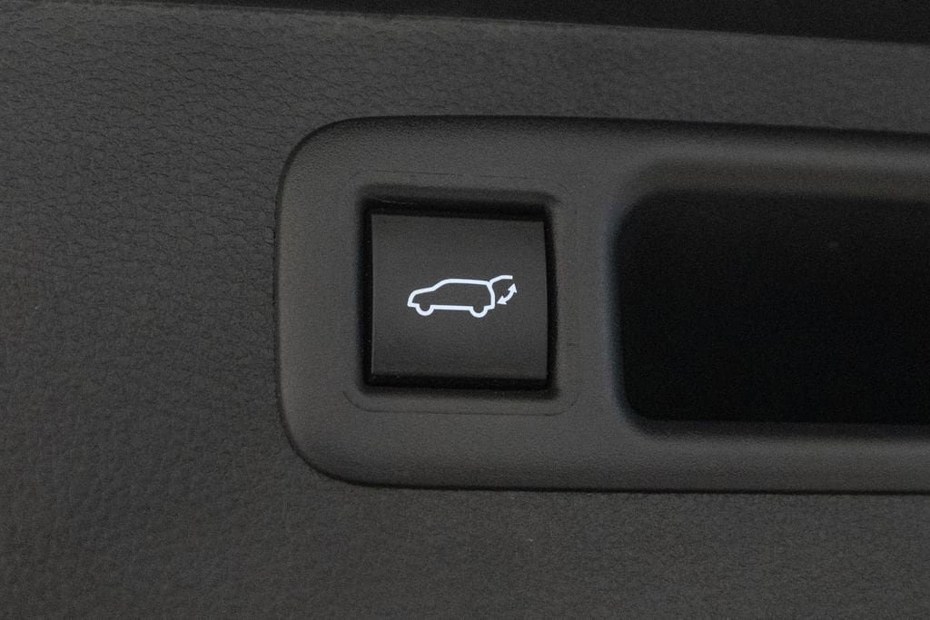 Certified 2025 Toyota Highlander XSE image 31
