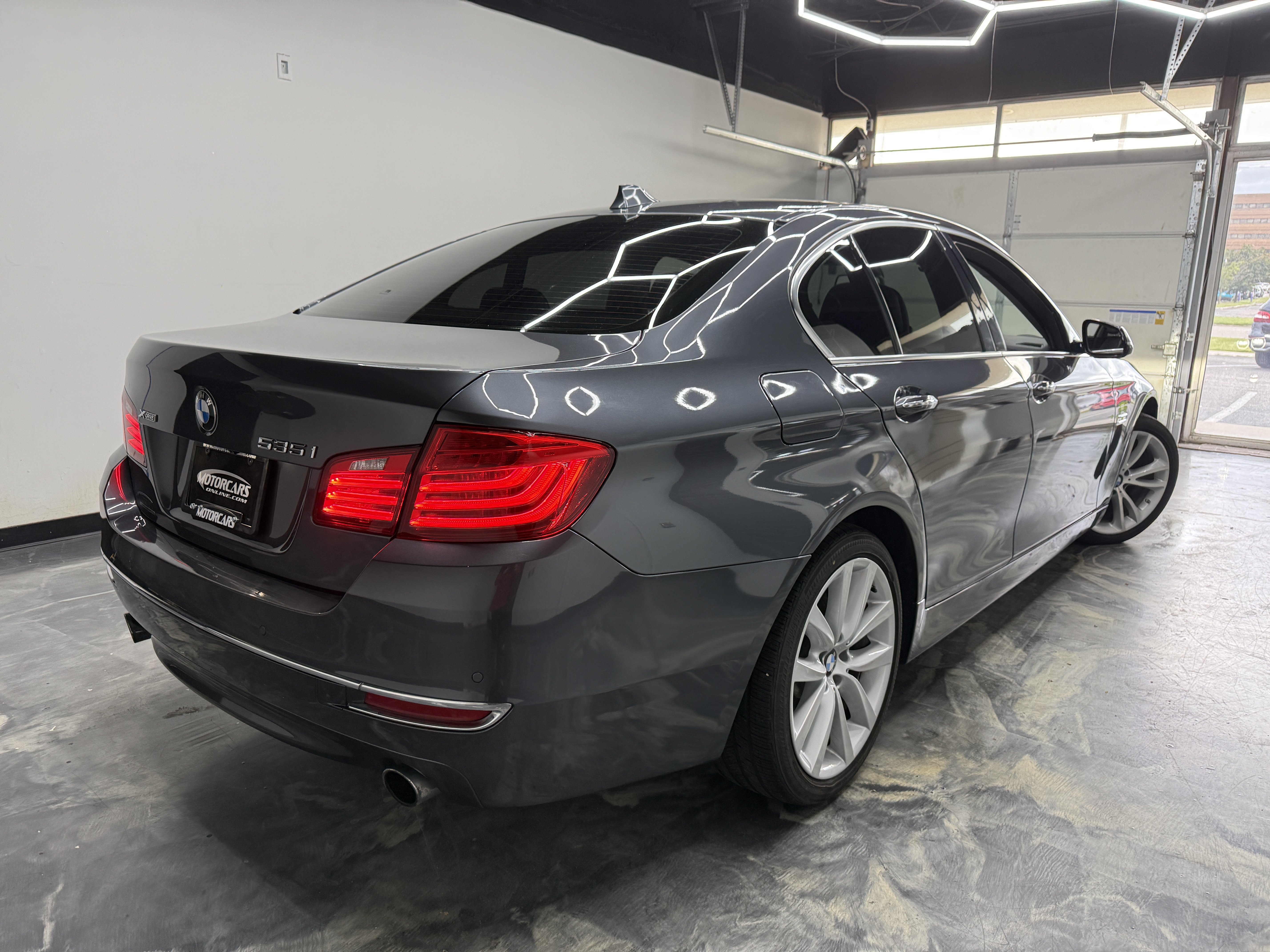 Used 2016 BMW 535i xDrive Sedan AWD/4WD image 5
