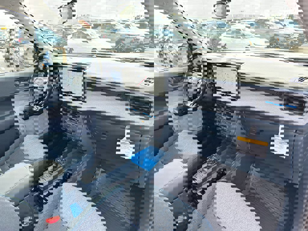 New 2025 Ford Maverick XLT w/ XLT Luxury Package image 31