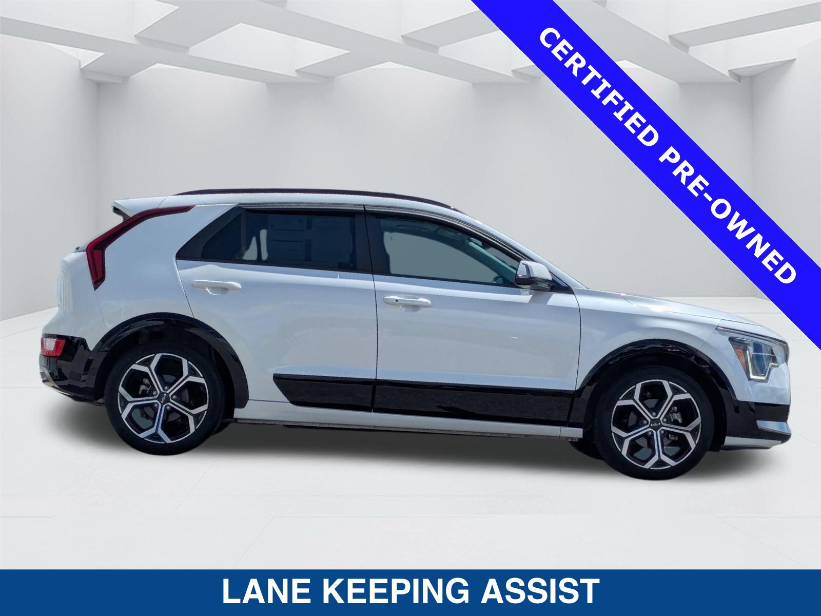 Used 2024 Kia Niro EX Touring FWD image 4