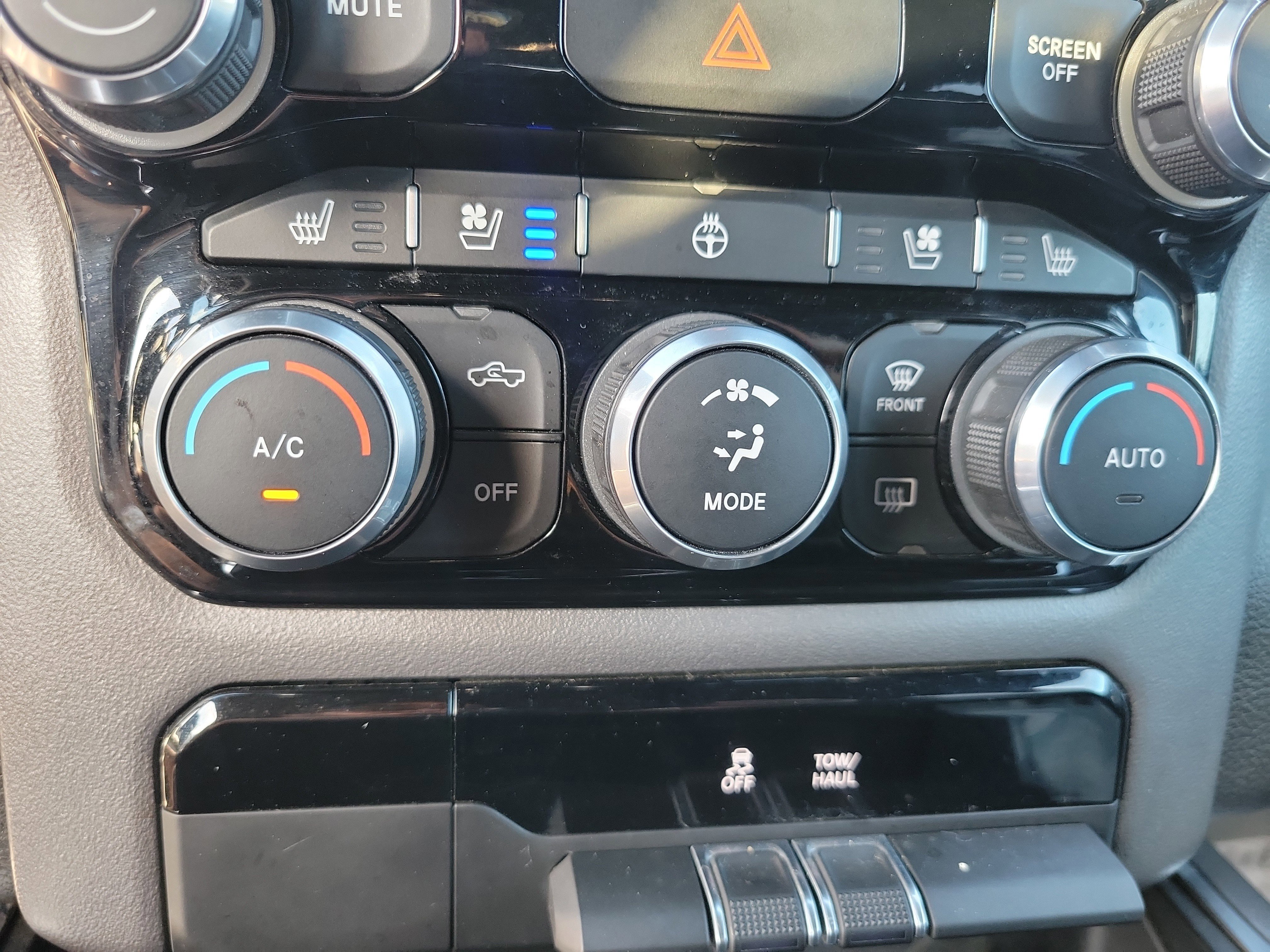 Used 2024 RAM 1500 Laramie image 31