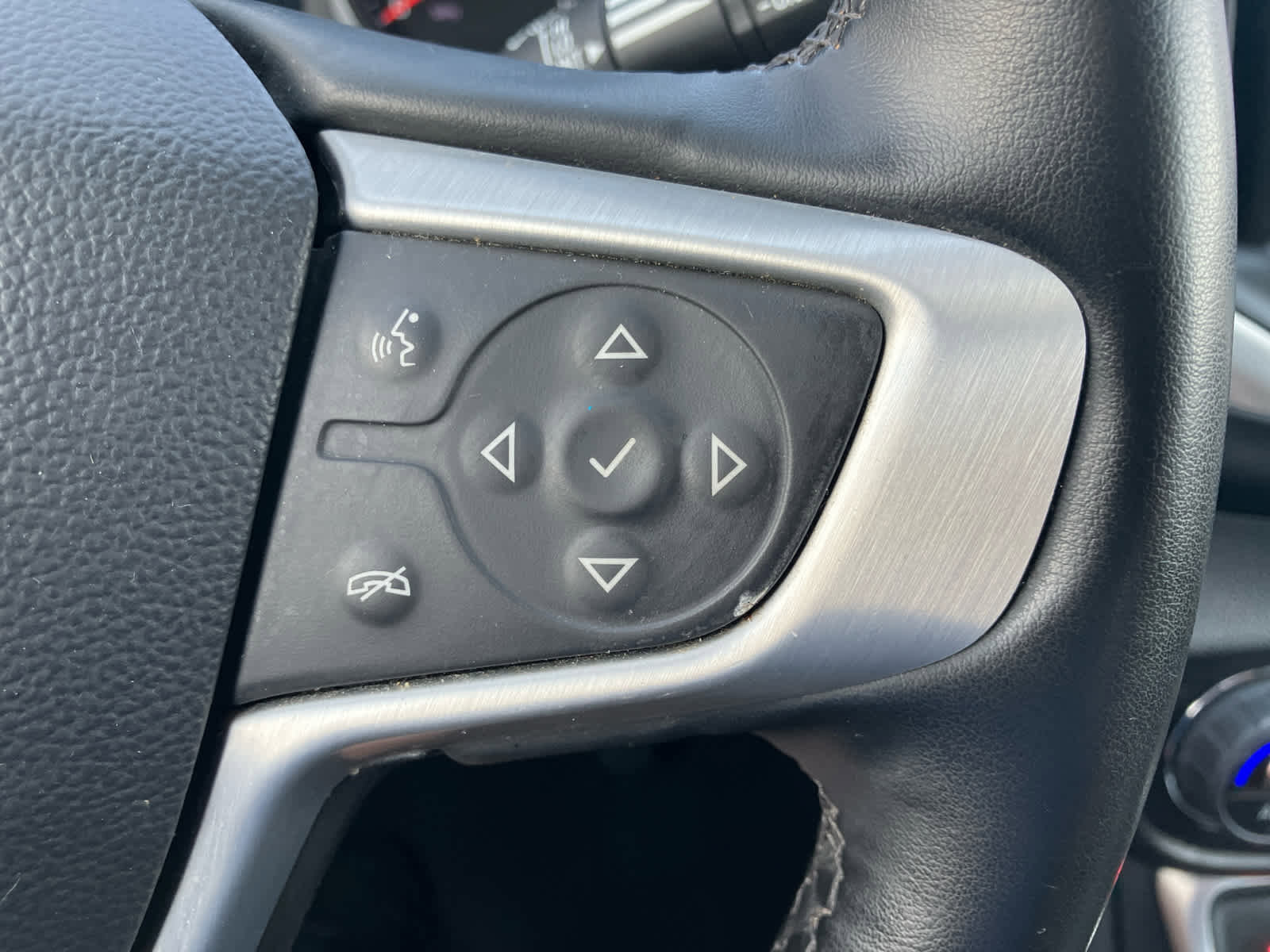 Used 2024 GMC Terrain SLT image 20