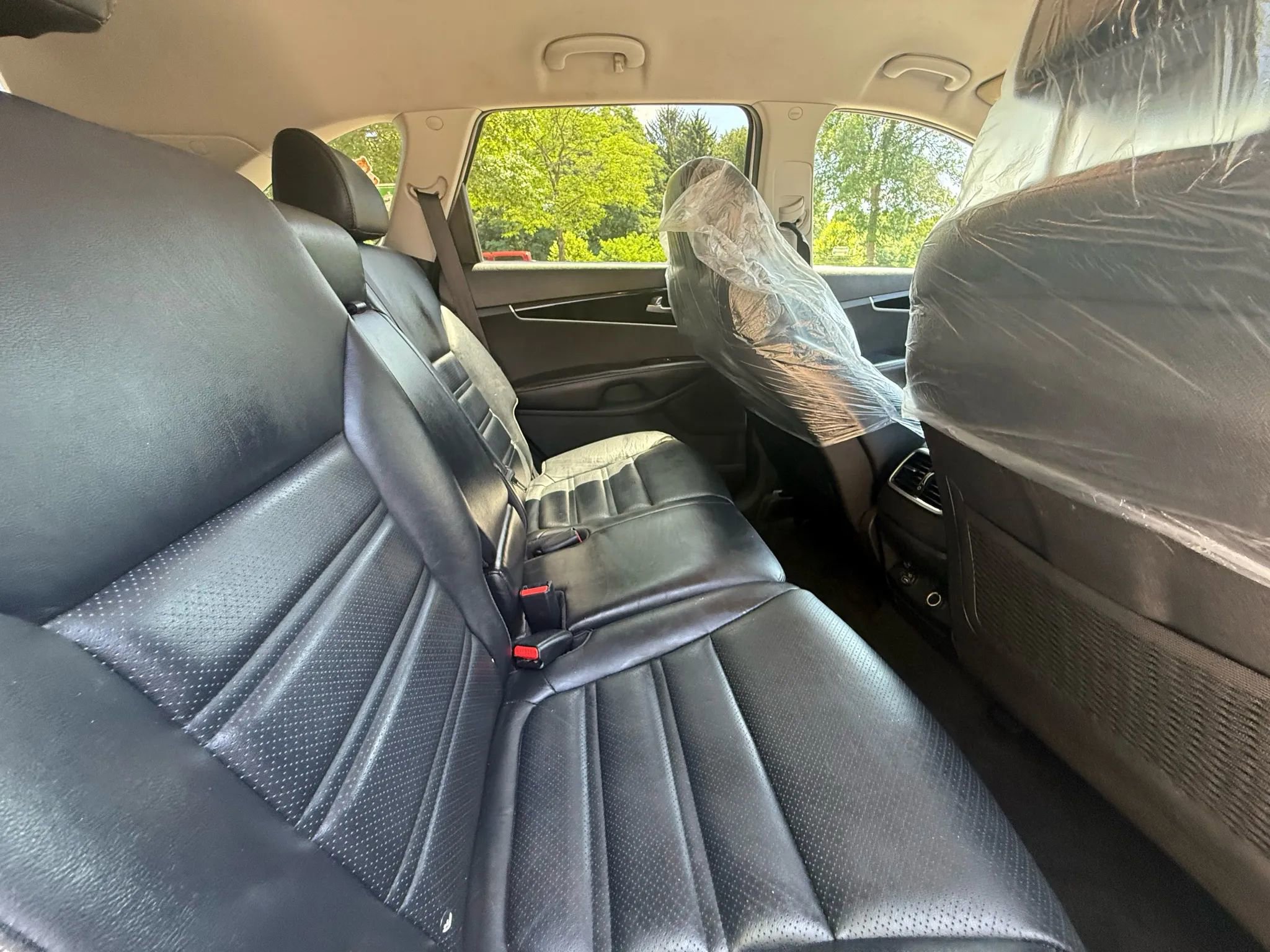 Used 2017 Kia Sorento LX Sport Utility 4D w/ LX Convenience Package image 18