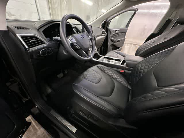 Used 2024 Ford Edge Titanium w/ Equipment Group 301A AWD/4WD image 17