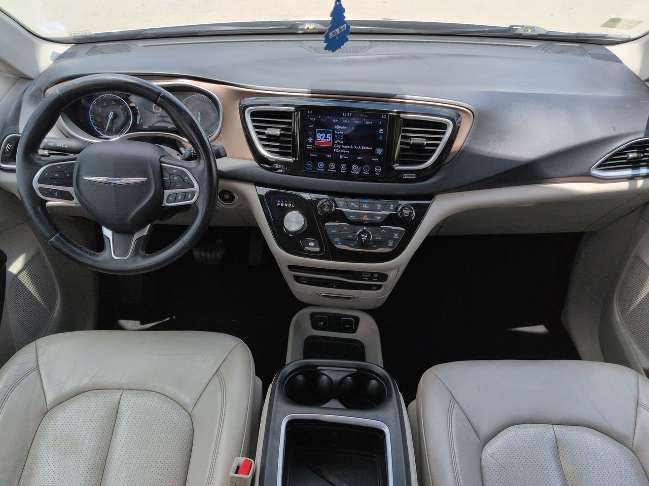 Used 2019 Chrysler Pacifica Touring-L Plus w/ Advanced Safetytec Group FWD image 15