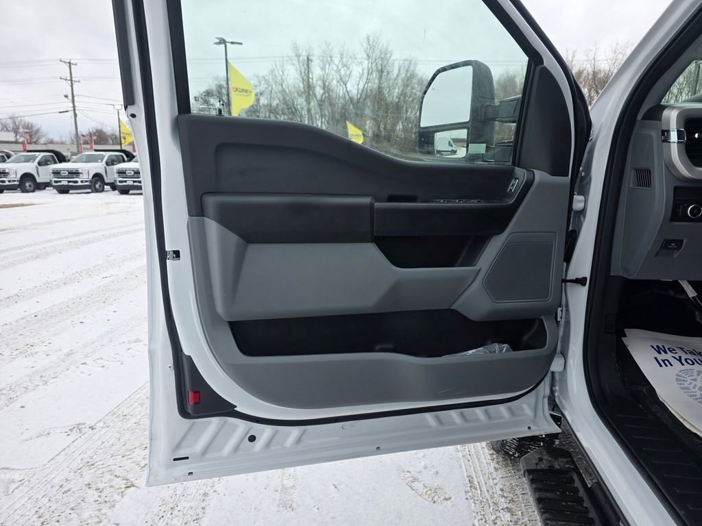 New 2026 Ford F350 XL w/ XL Chrome Package image 20